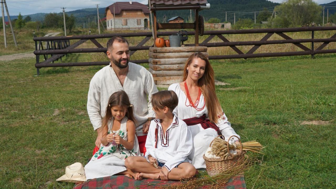 U Dvori Podgorodtsy Exterior foto