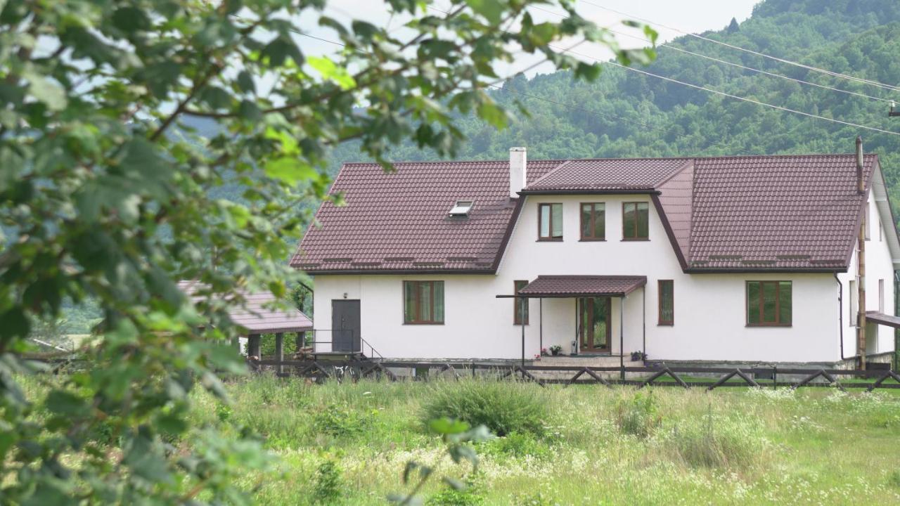 U Dvori Podgorodtsy Exterior foto