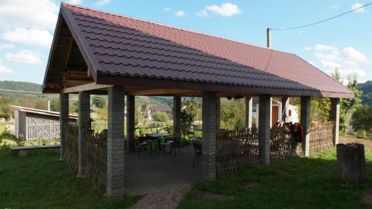 U Dvori Podgorodtsy Exterior foto