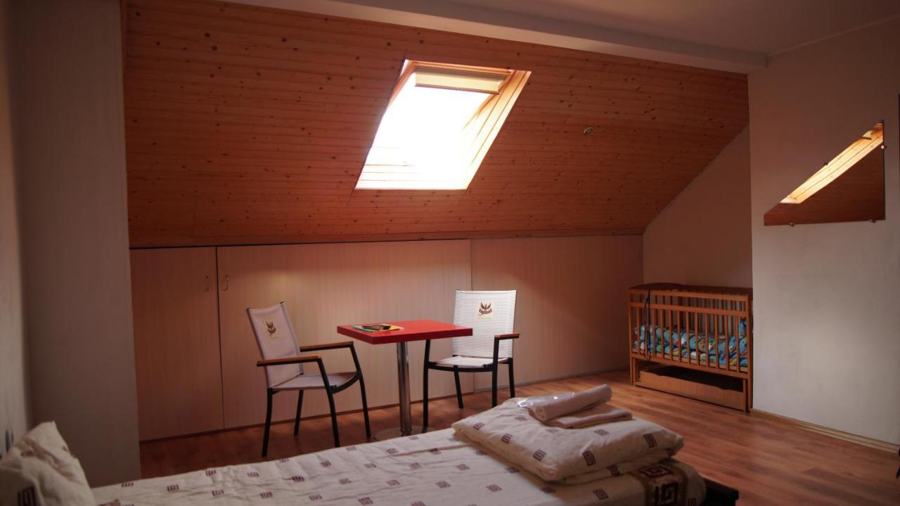 U Dvori Podgorodtsy Exterior foto